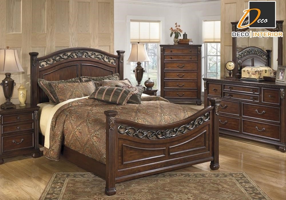 Thiết kế phòng ngủ phong cách cổ điển sử dụng đồ gỗ mỹ nghệ